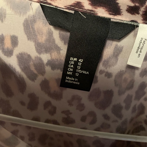 H&M leopard blouse - Picture 2 of 2